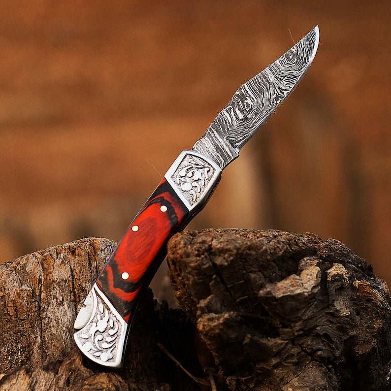 Handmade Damascus steel knife with leather cover | Best wedding gifts